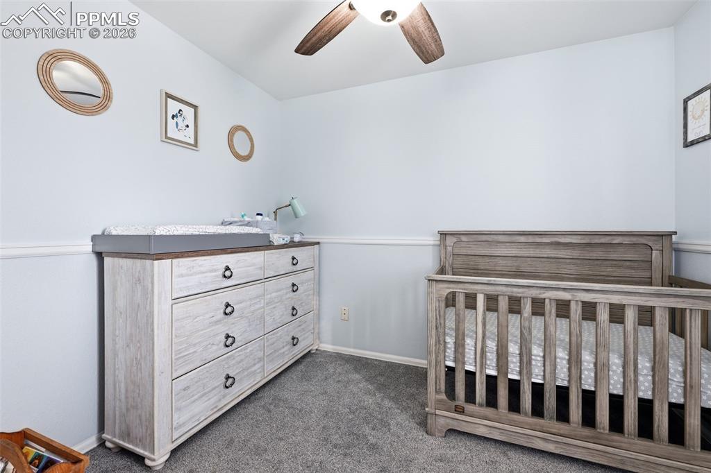 Image 19 of 24: Bedroom