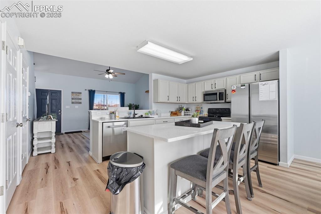 Image 8 of 24: Kitchen