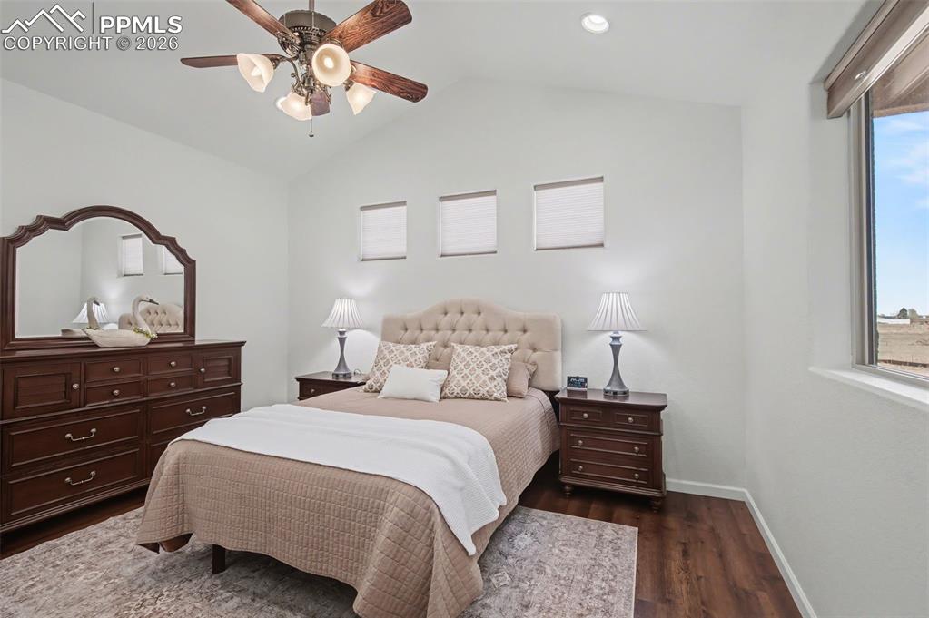 Image 10 of 26: Bedroom