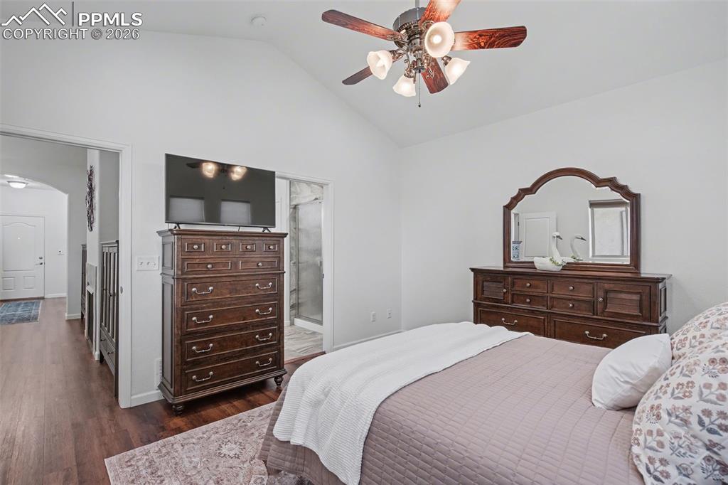 Image 11 of 26: Bedroom