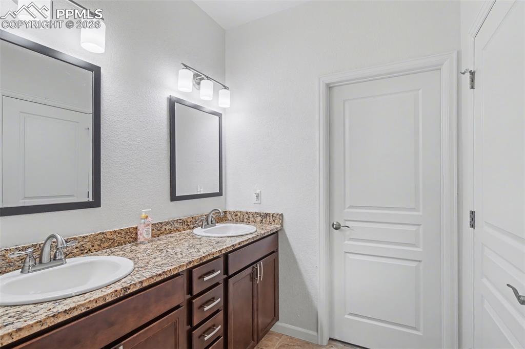 Image 13 of 26: Bathroom