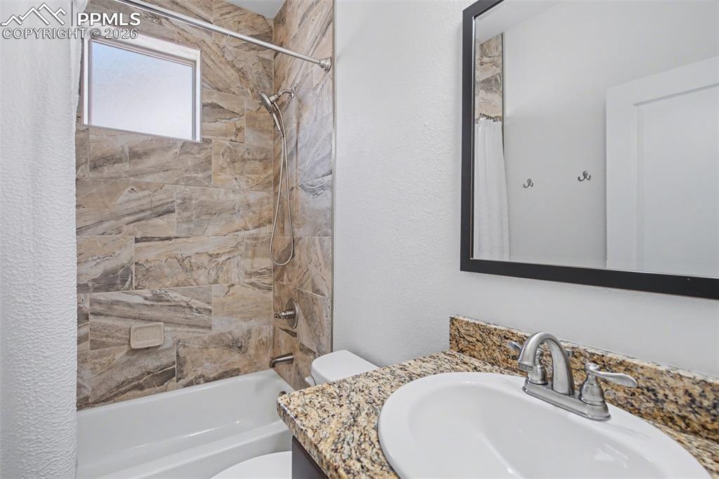 Image 15 of 26: Bathroom