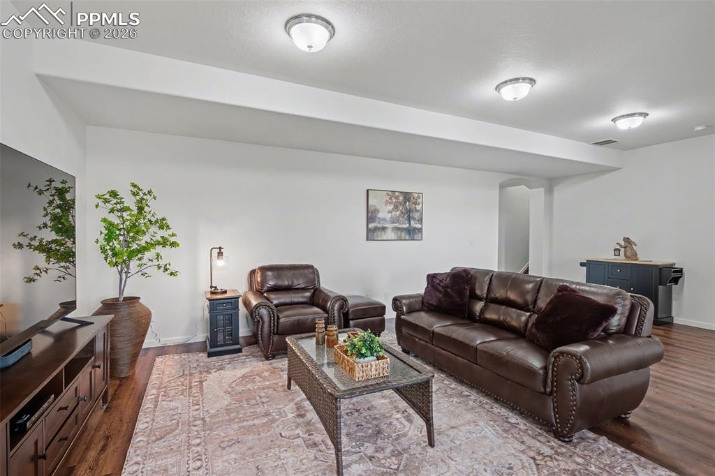 Image 17 of 26: Living Room