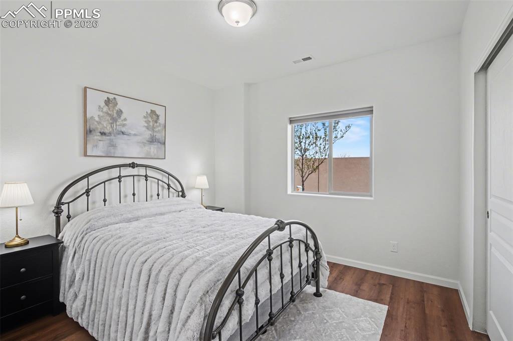 Image 20 of 26: Bedroom