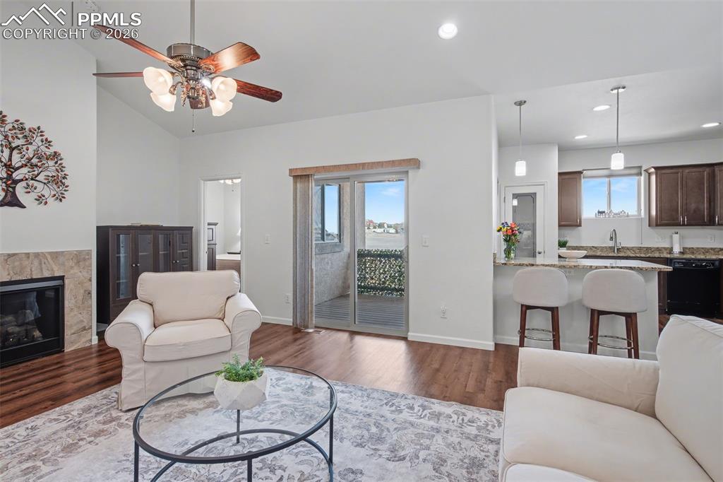 Image 4 of 26: Living Room