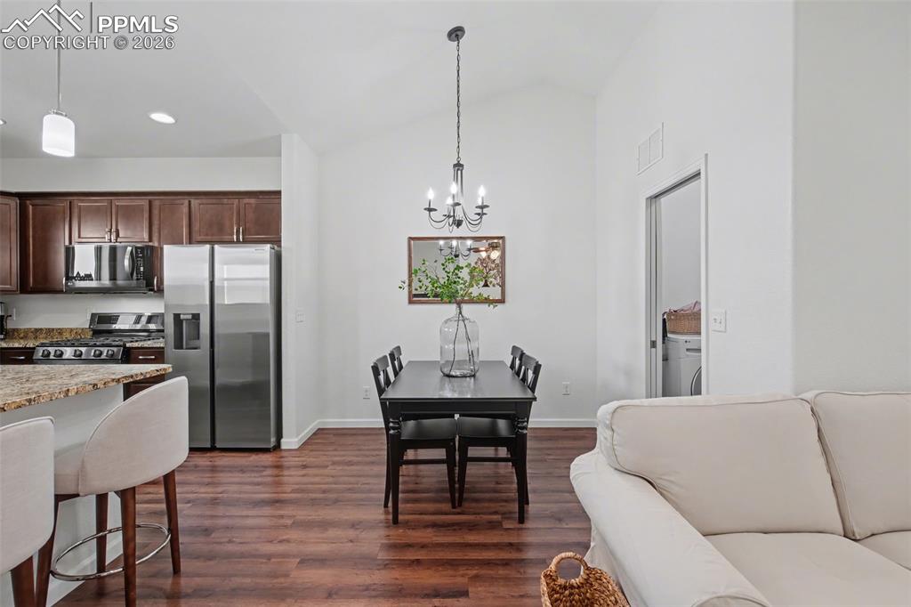 Image 5 of 26: Dining Area