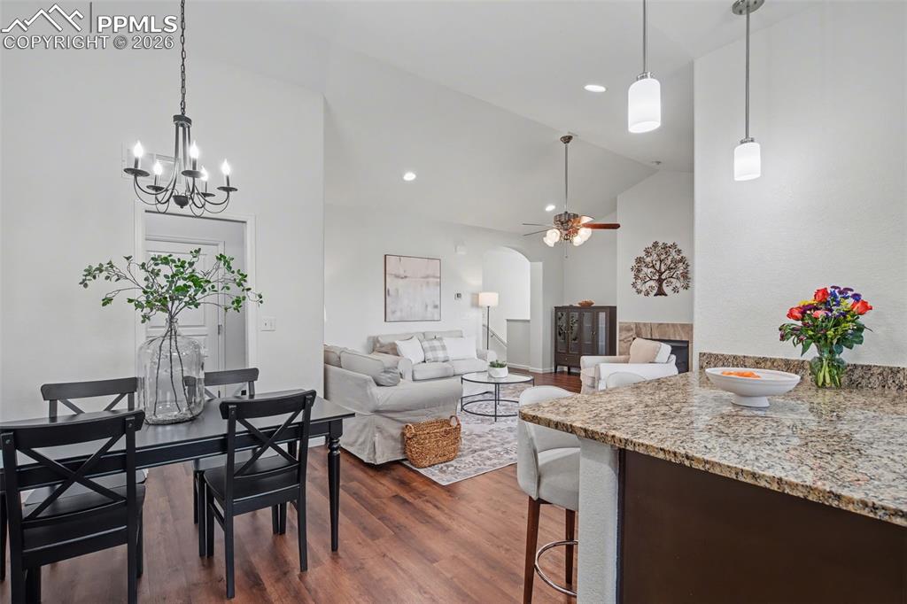 Image 7 of 26: Dining Area