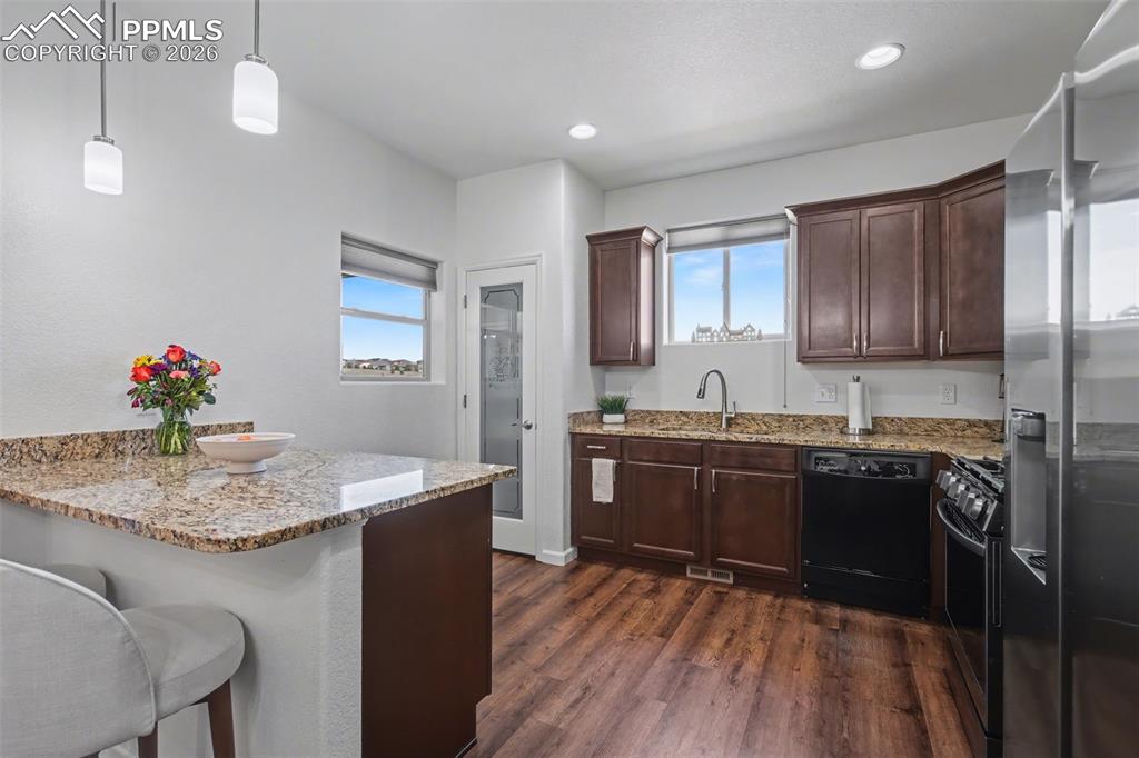 Image 8 of 26: Kitchen