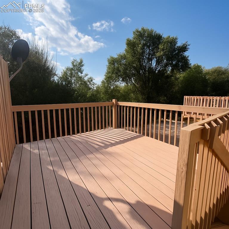 Image 16 of 16: Deck