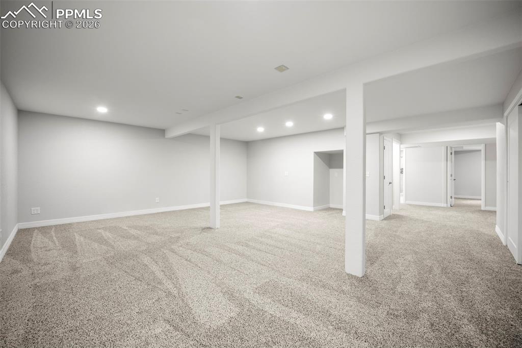 Image 36 of 48: Family Room