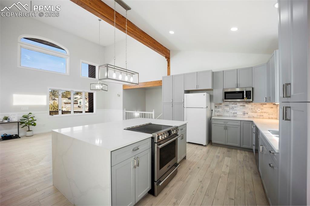 Image 6 of 48: Kitchen