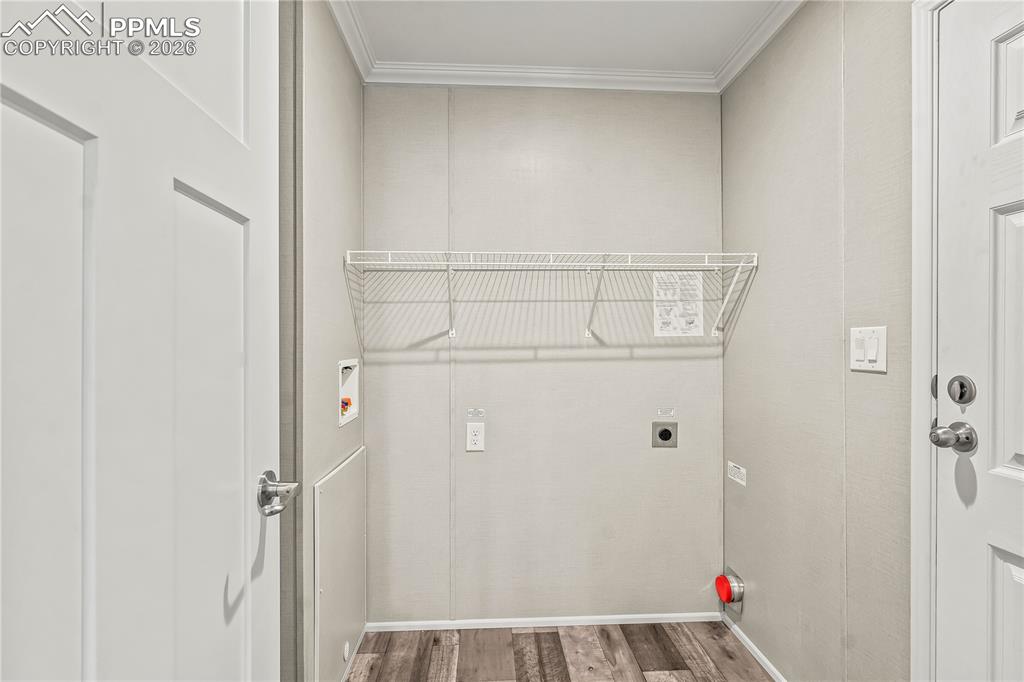 Image 24 of 29: Laundry