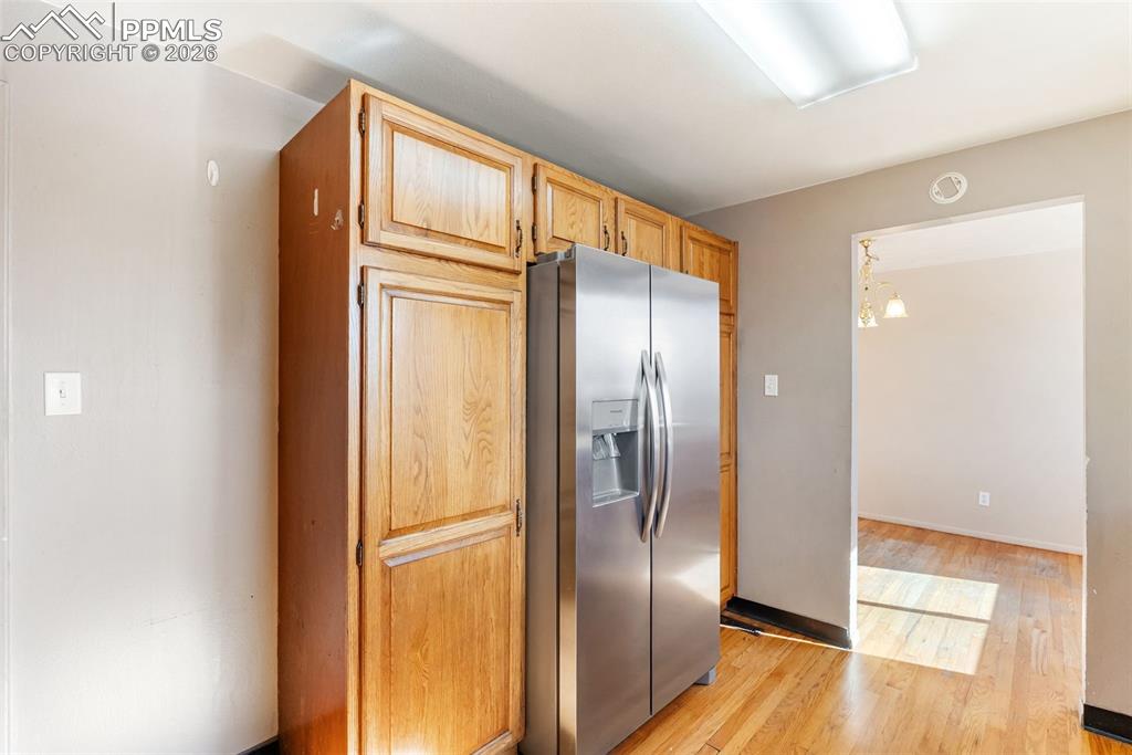 Image 16 of 45: Kitchen