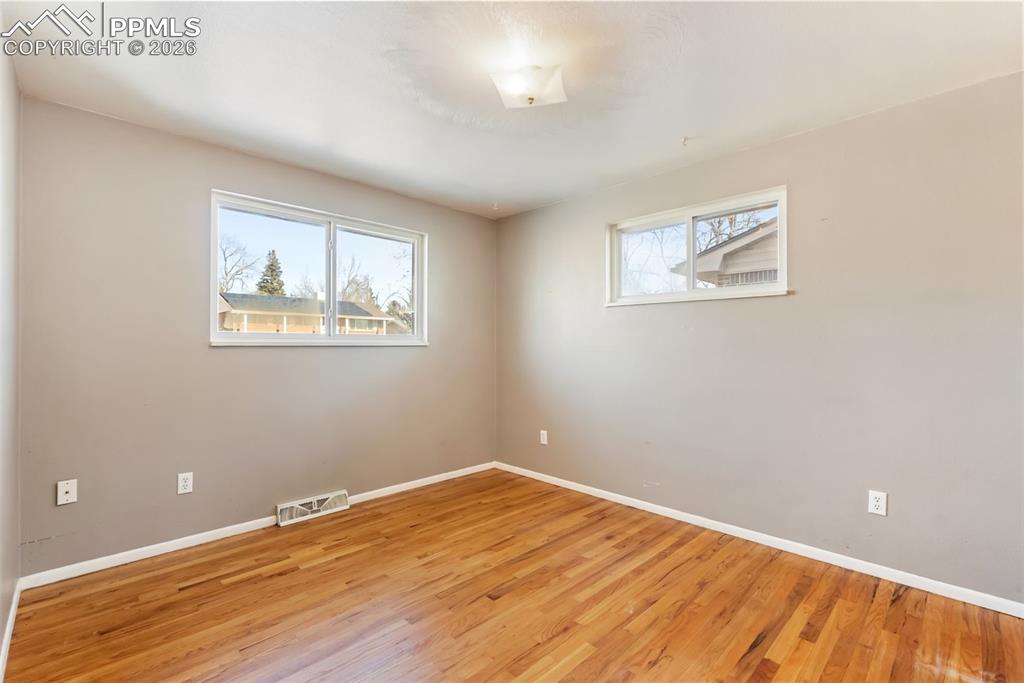 Image 20 of 45: Bedroom