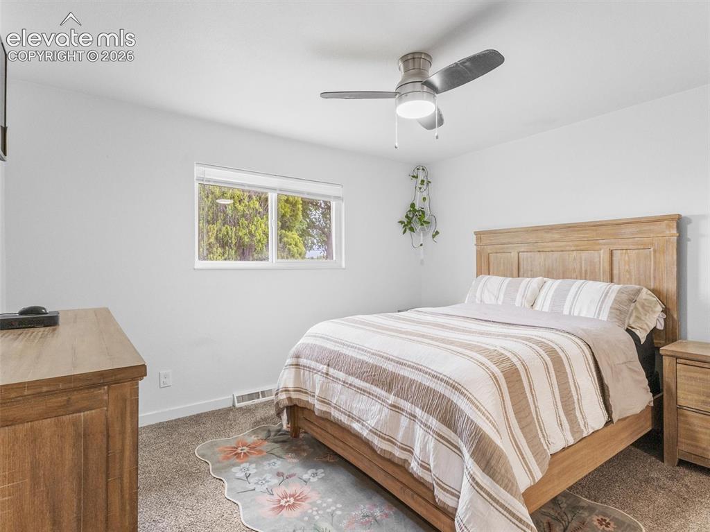 Image 13 of 31: Bedroom