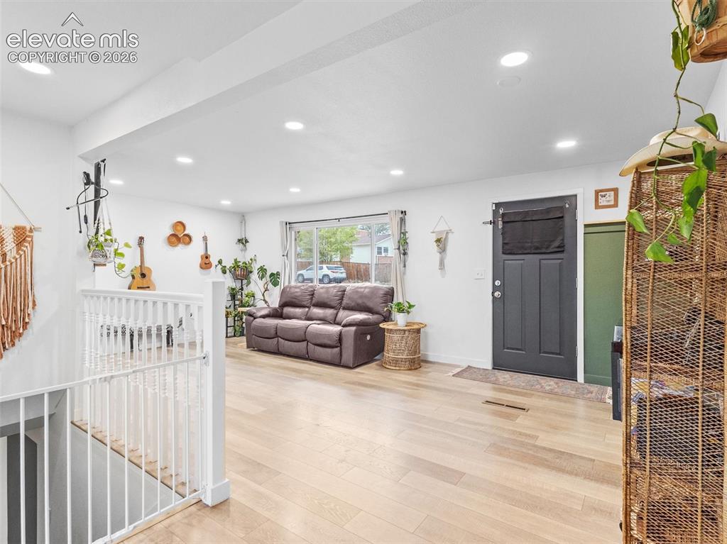Image 8 of 31: Living Room