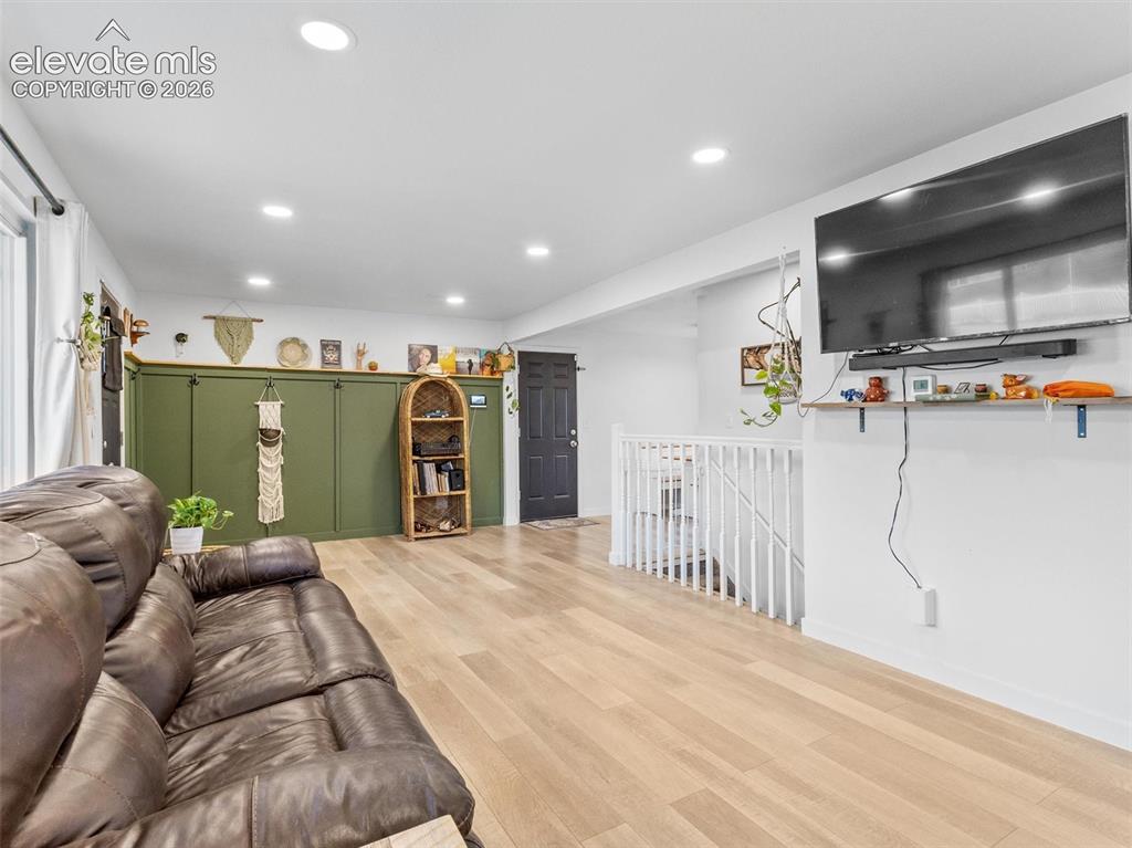 Image 9 of 31: Living Room