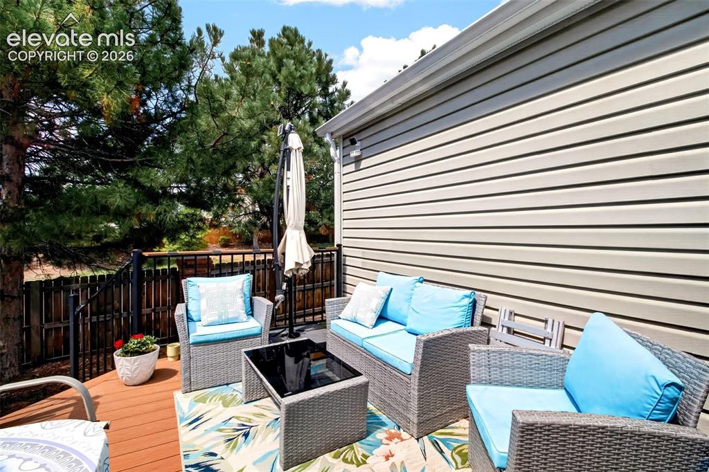 Image 30 of 35: Composite deck