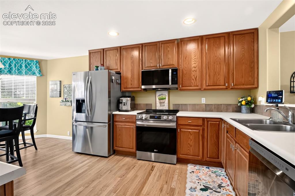 Image 4 of 35: Kitchen
