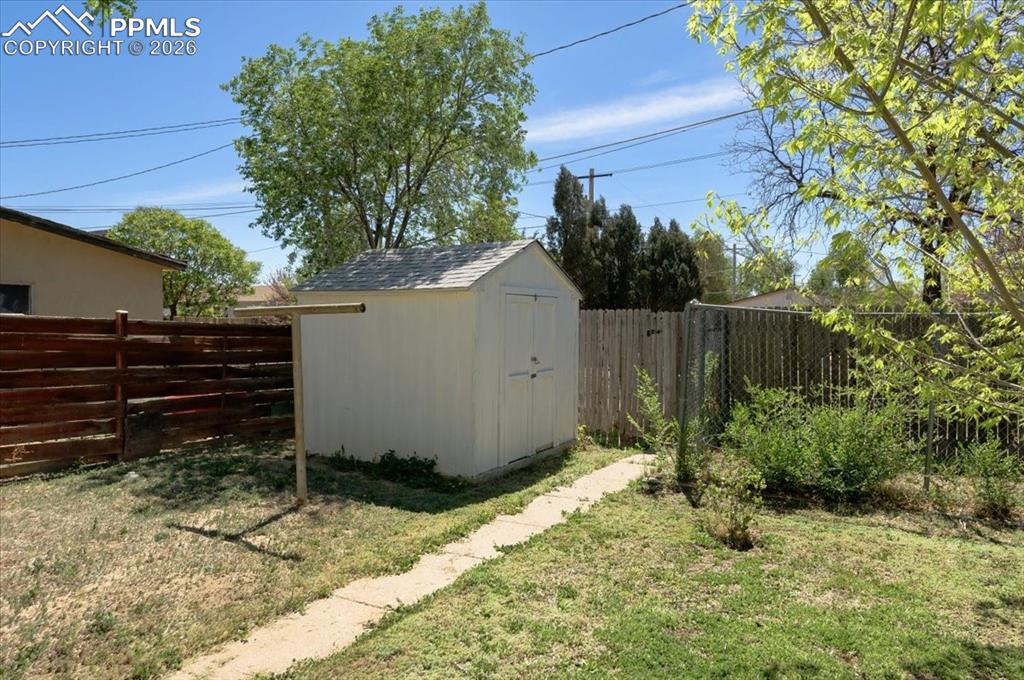 Image 18 of 20: shed