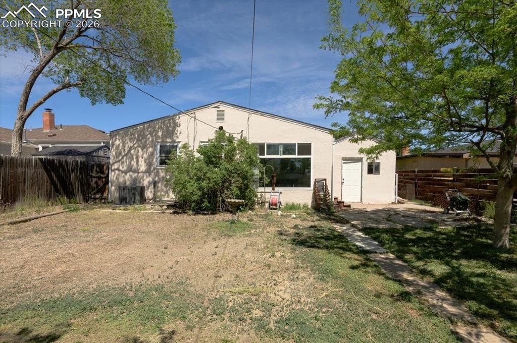 Image 19 of 20: Back of Structure