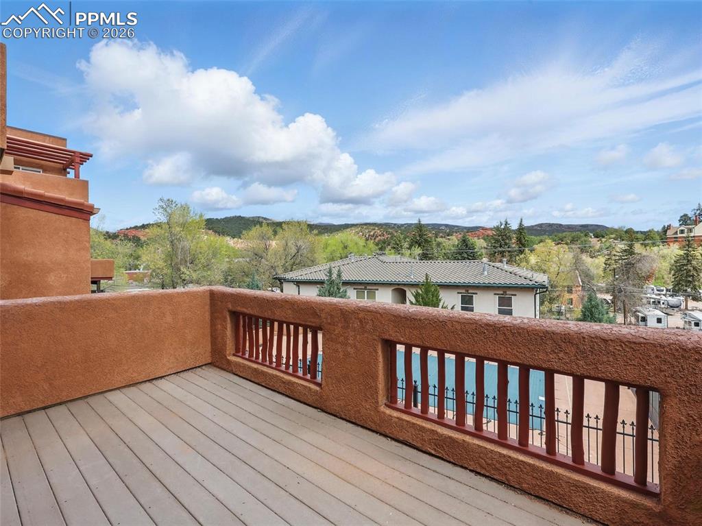 Image 11 of 41: Deck
