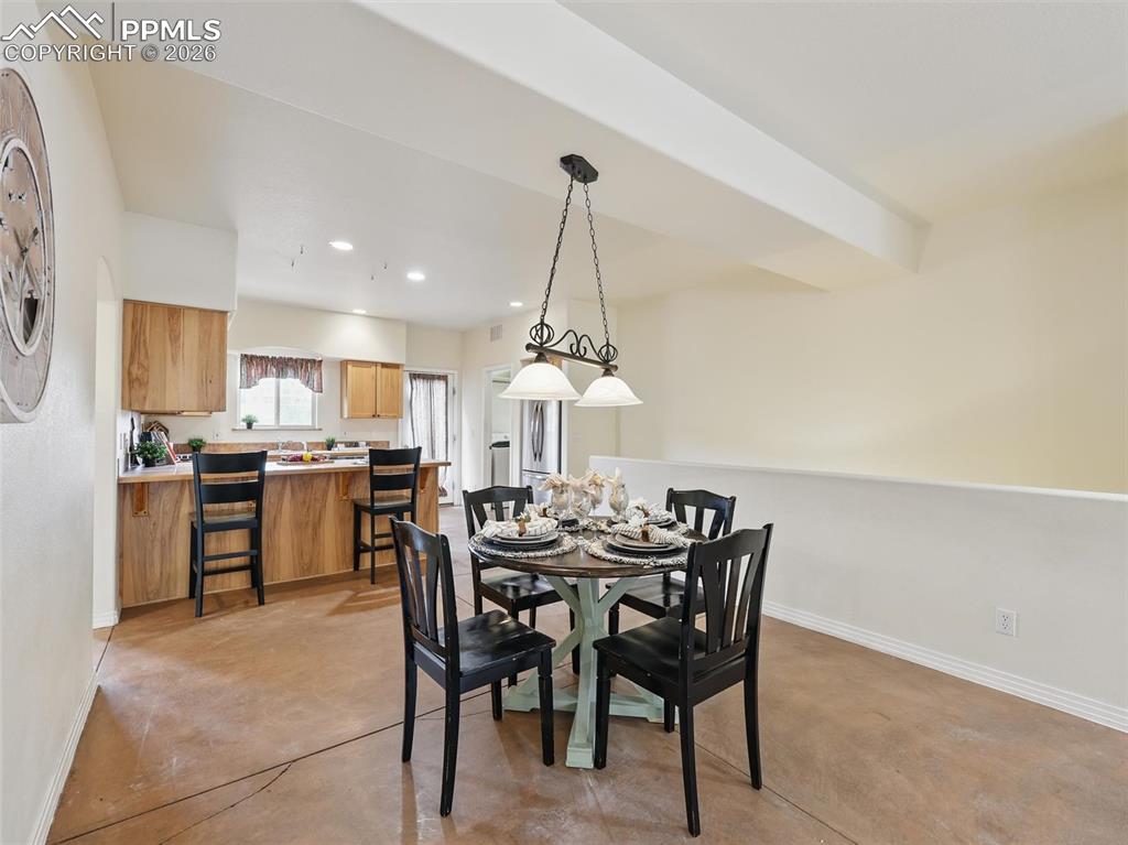 Image 7 of 41: Dining Area