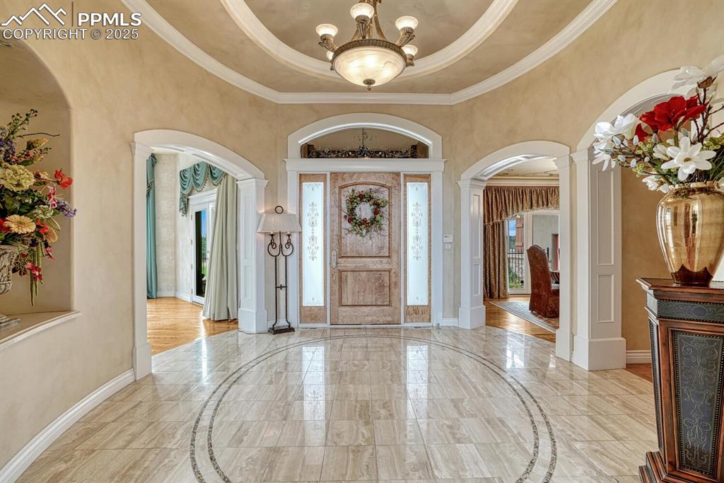 Image 4 of 50: Entry