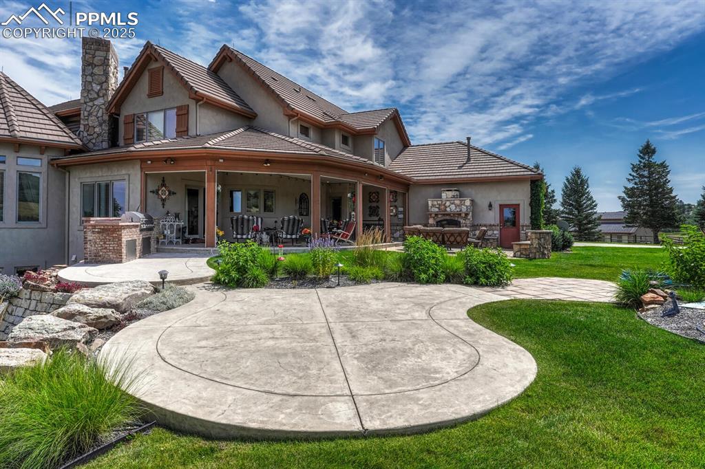 Image 43 of 50: Back of Structure