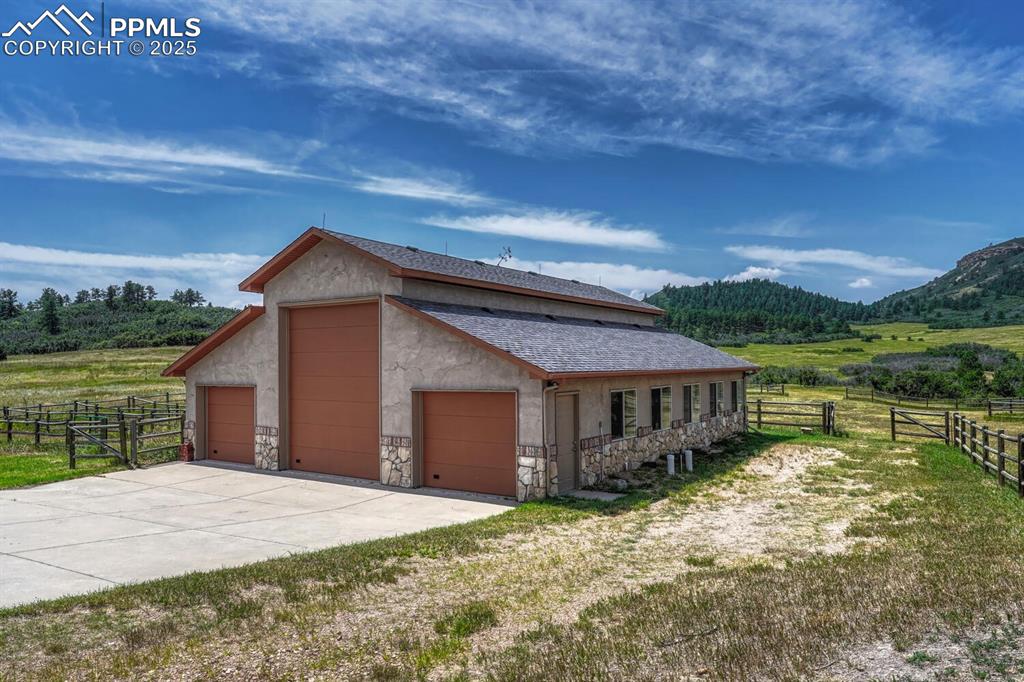 Image 45 of 50: Side of Structure