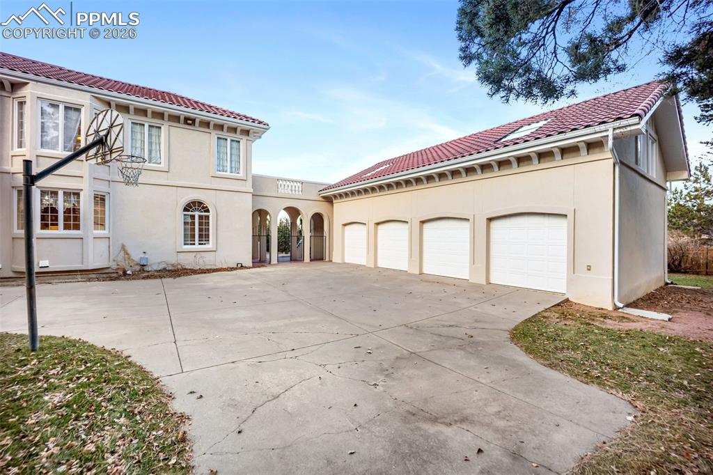 Image 4 of 50: Oversized Four Car Garage