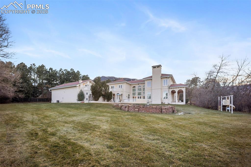 Image 47 of 50: Backyard