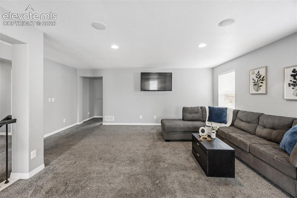 Image 17 of 46: Living Room