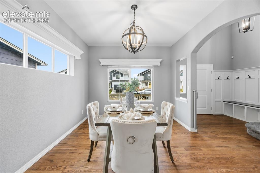 Image 4 of 46: Dining Area