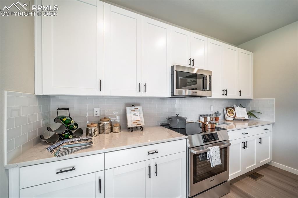 Image 32 of 42: Photos of a Model Home