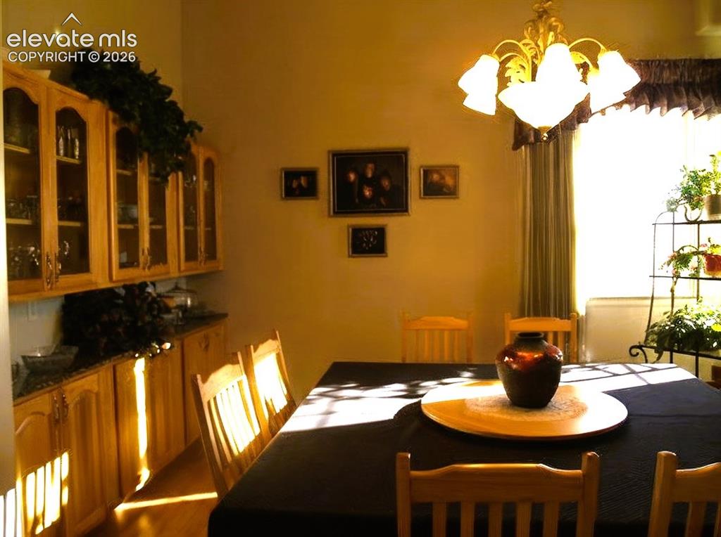Image 24 of 38: Dining Area