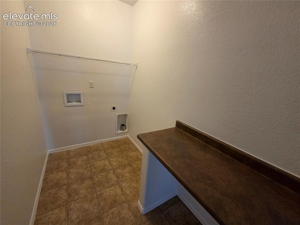 Image 11 of 31: Kitchen