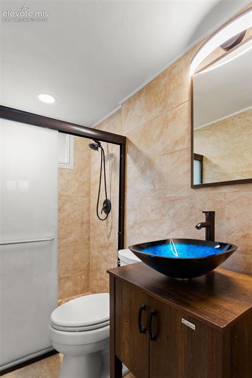 Image 17 of 25: Bathroom