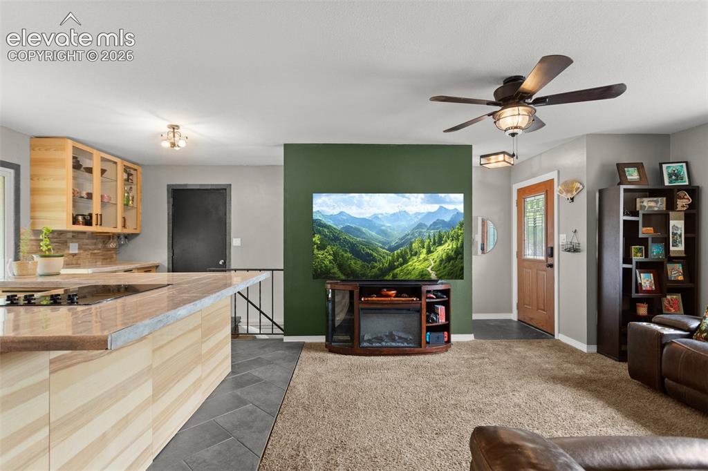 Image 7 of 25: Living Room