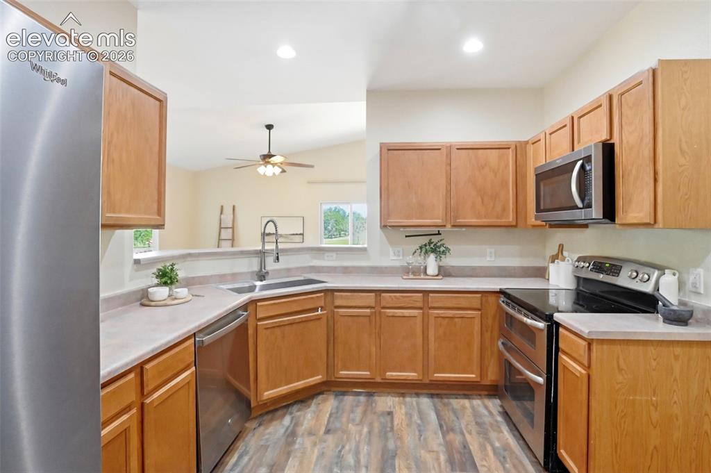 Image 11 of 44: Kitchen