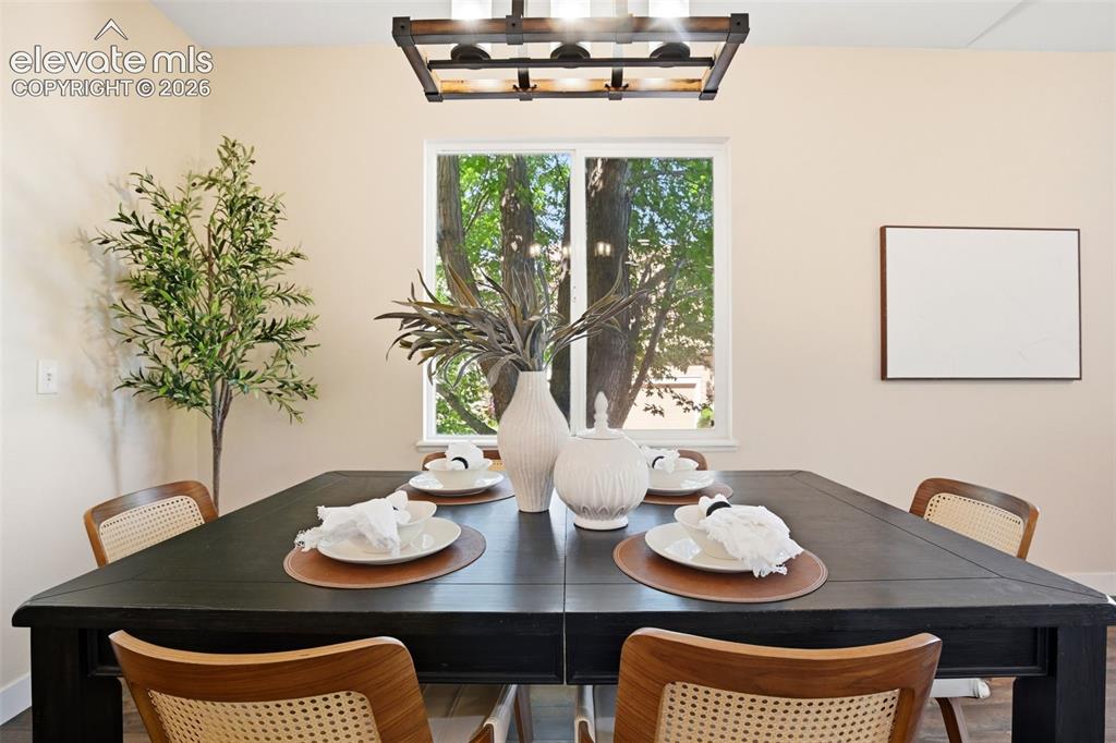 Image 5 of 44: Dining Area