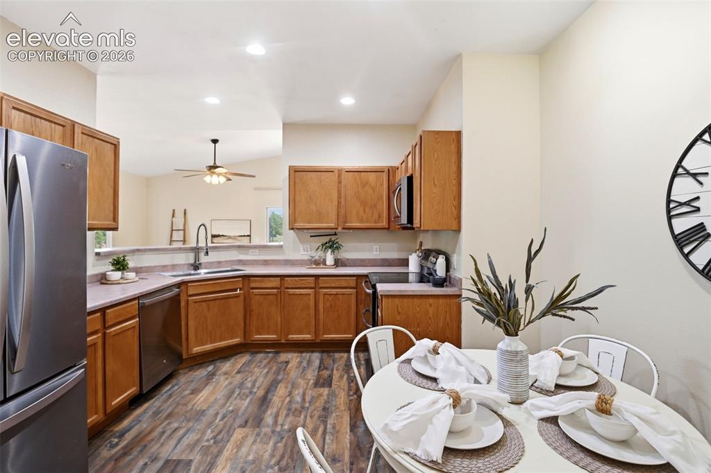 Image 9 of 44: Kitchen