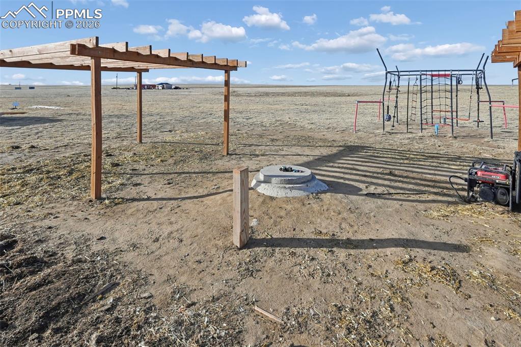 Image 20 of 31: Well pit