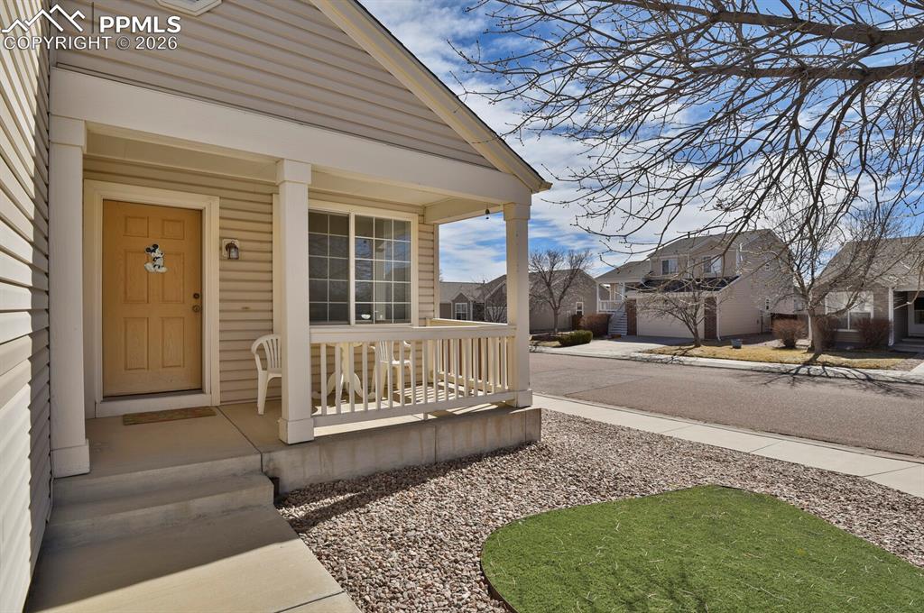 Image 4 of 38: Entry