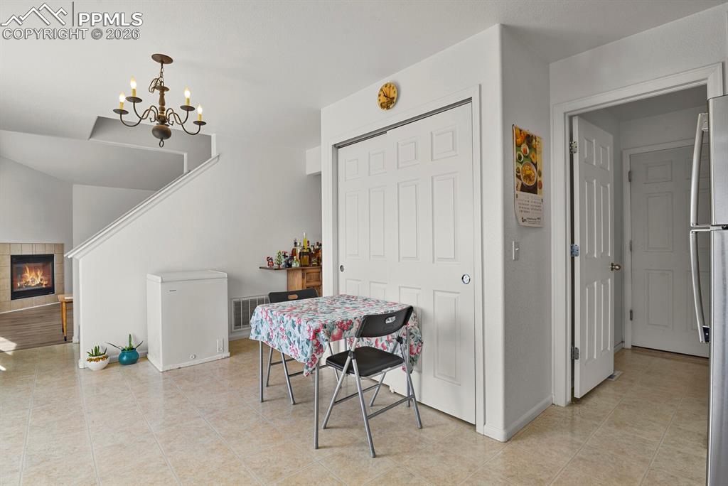 Image 9 of 38: Dining Area