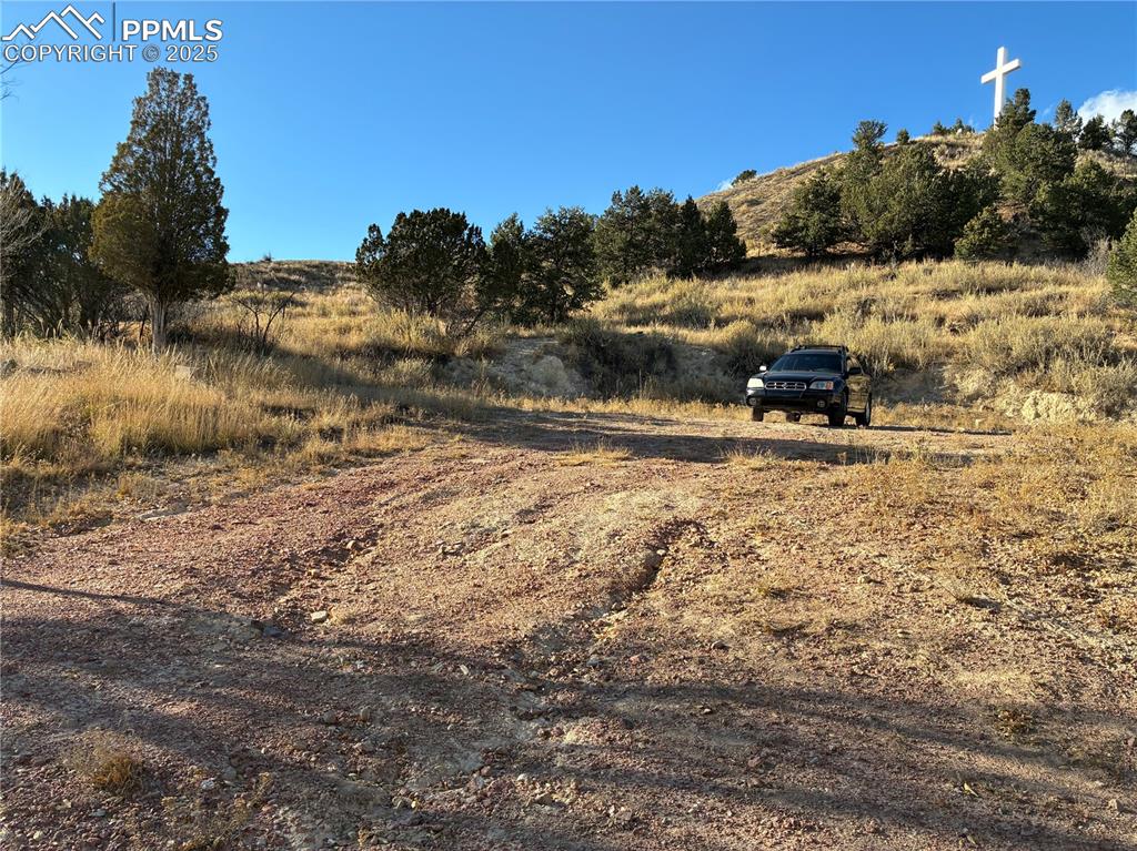 Image 7 of 10: Buildable lot