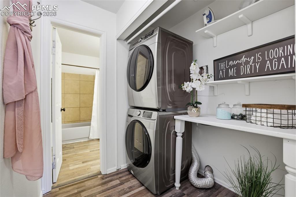 Image 22 of 32: Laundry