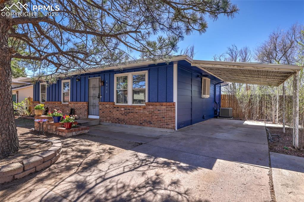 Image 3 of 32: Front of Structure