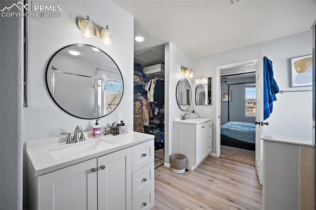 Image 10 of 37: Bathroom