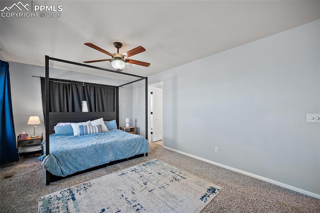 Image 7 of 37: Bedroom